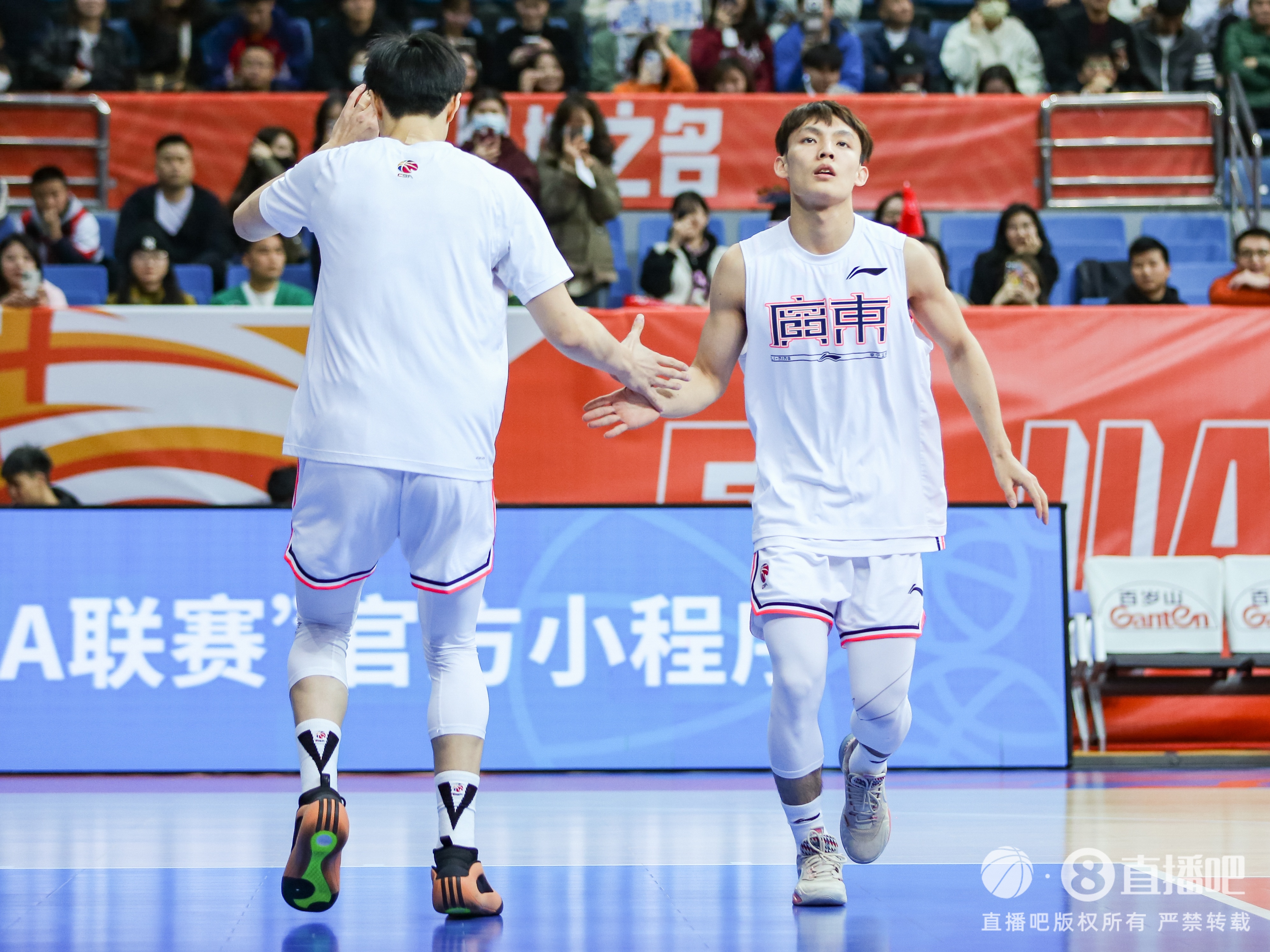 广东VS广厦大名单:徐杰胡明轩朱俊龙赵岩昊领衔 吉伦沃特缺阵