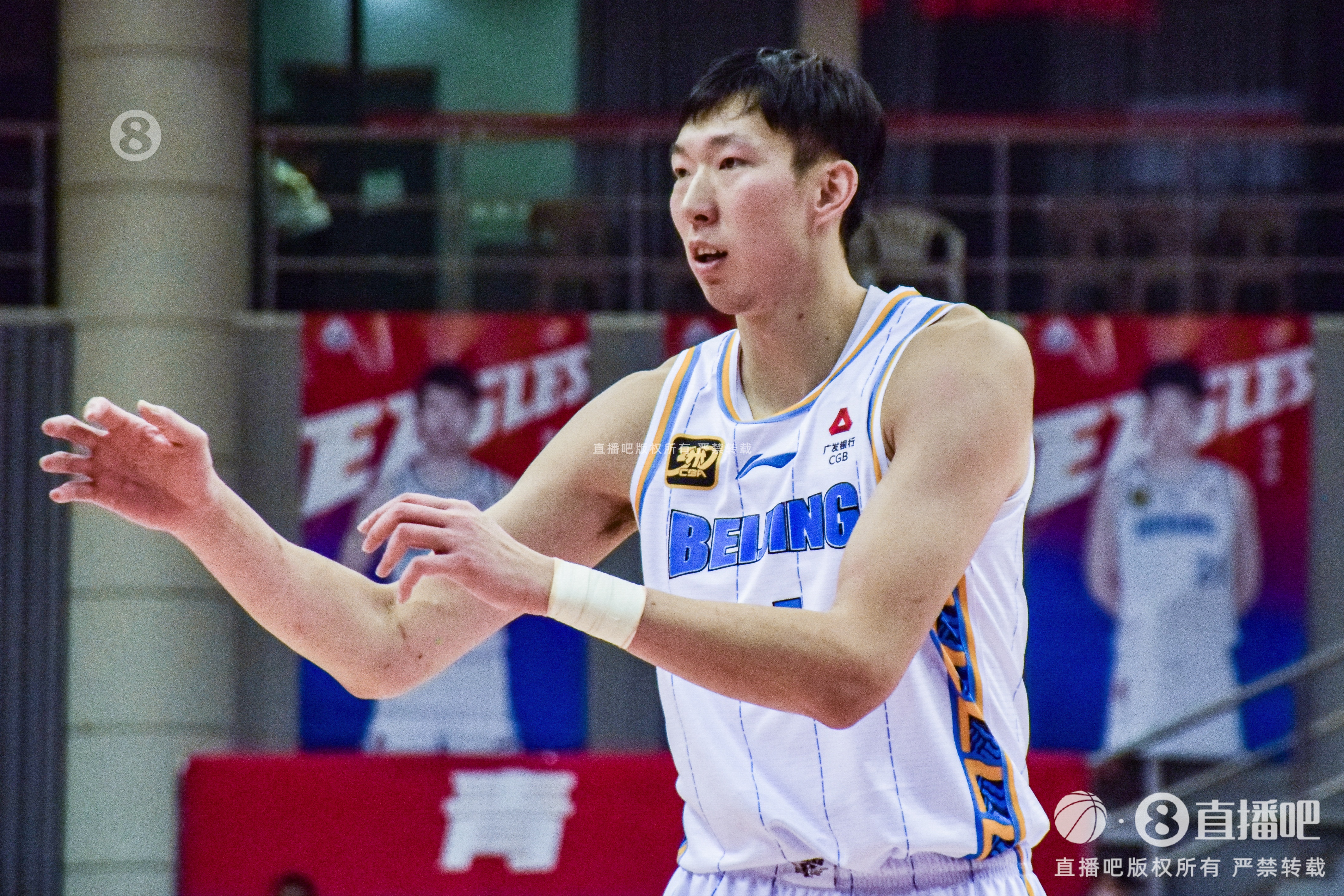 出点小汗!周琦8投6中&罚球4中4 得到16分7板2帽&正负值+10